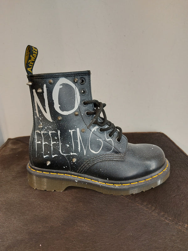 Dr Martens custom No Feeling